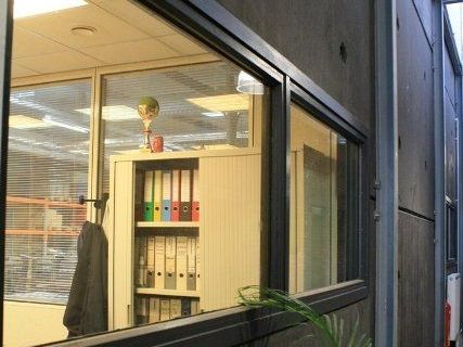 Fenêtre de bureau en PVC noir