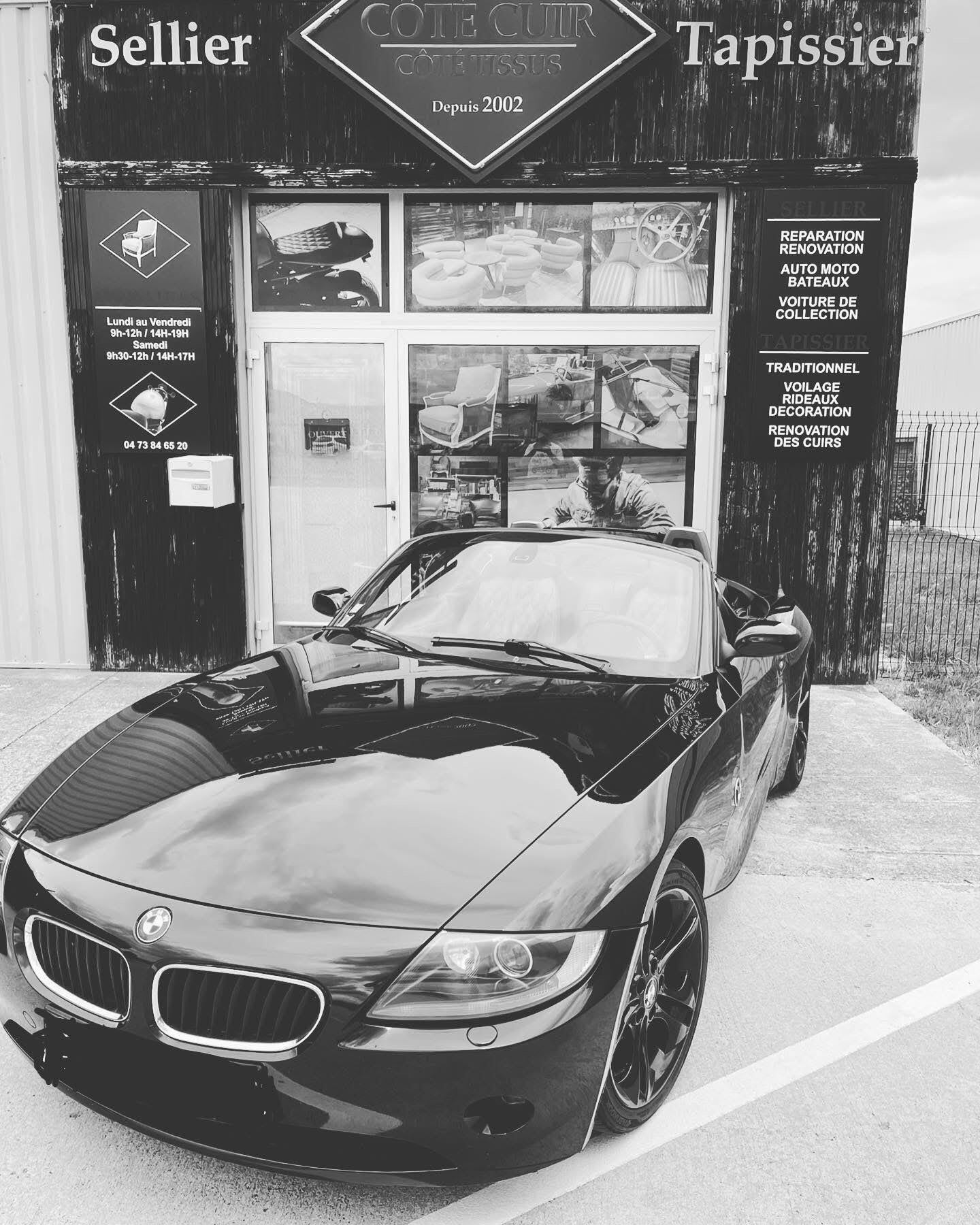 voiture vitrine de la boutique