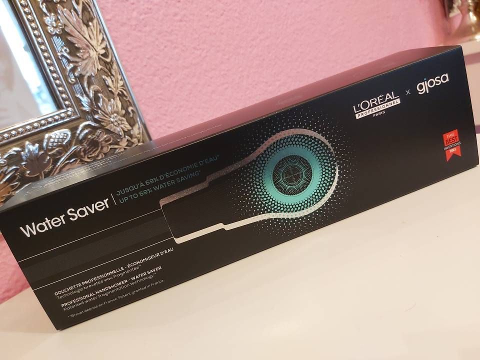 Schwarze Box von Loreal mit einem Haarpflegeprodukt, BM Hair and Beauty