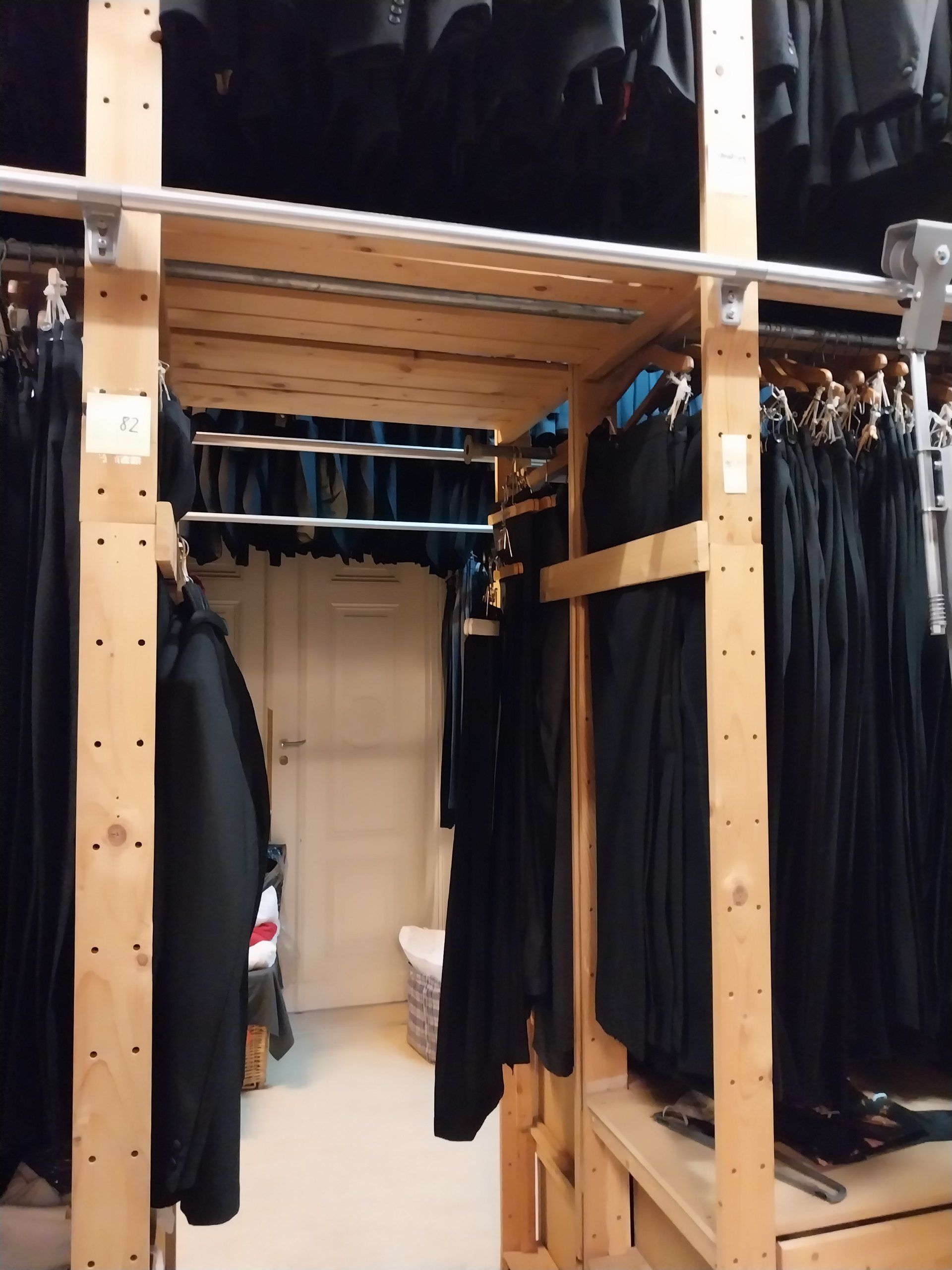 Kleidung von der Dorothée Warning in Berlin