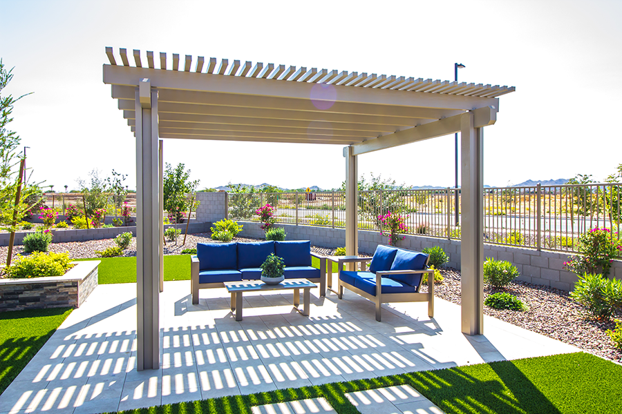 Pergola en bois avec un salon de jardin