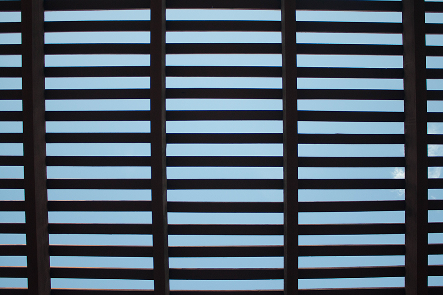 Gros plan sur des persiennes