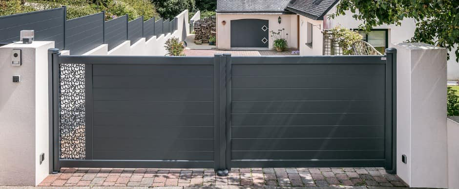 Portail de couleur noir anthracite fermé