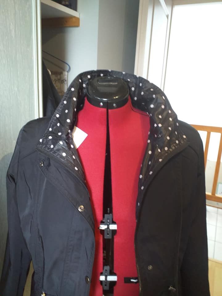 Couture et retouche sur manteau