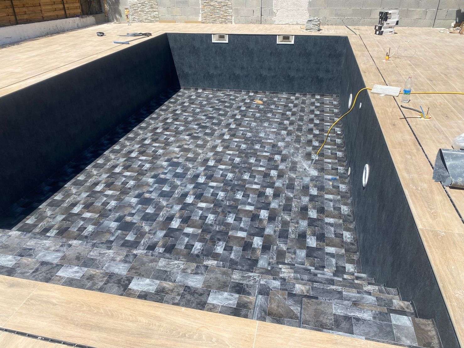 Rénovation du sol de la piscine