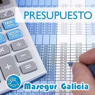 Calculadora y hoja de presupuesto con la palabra 