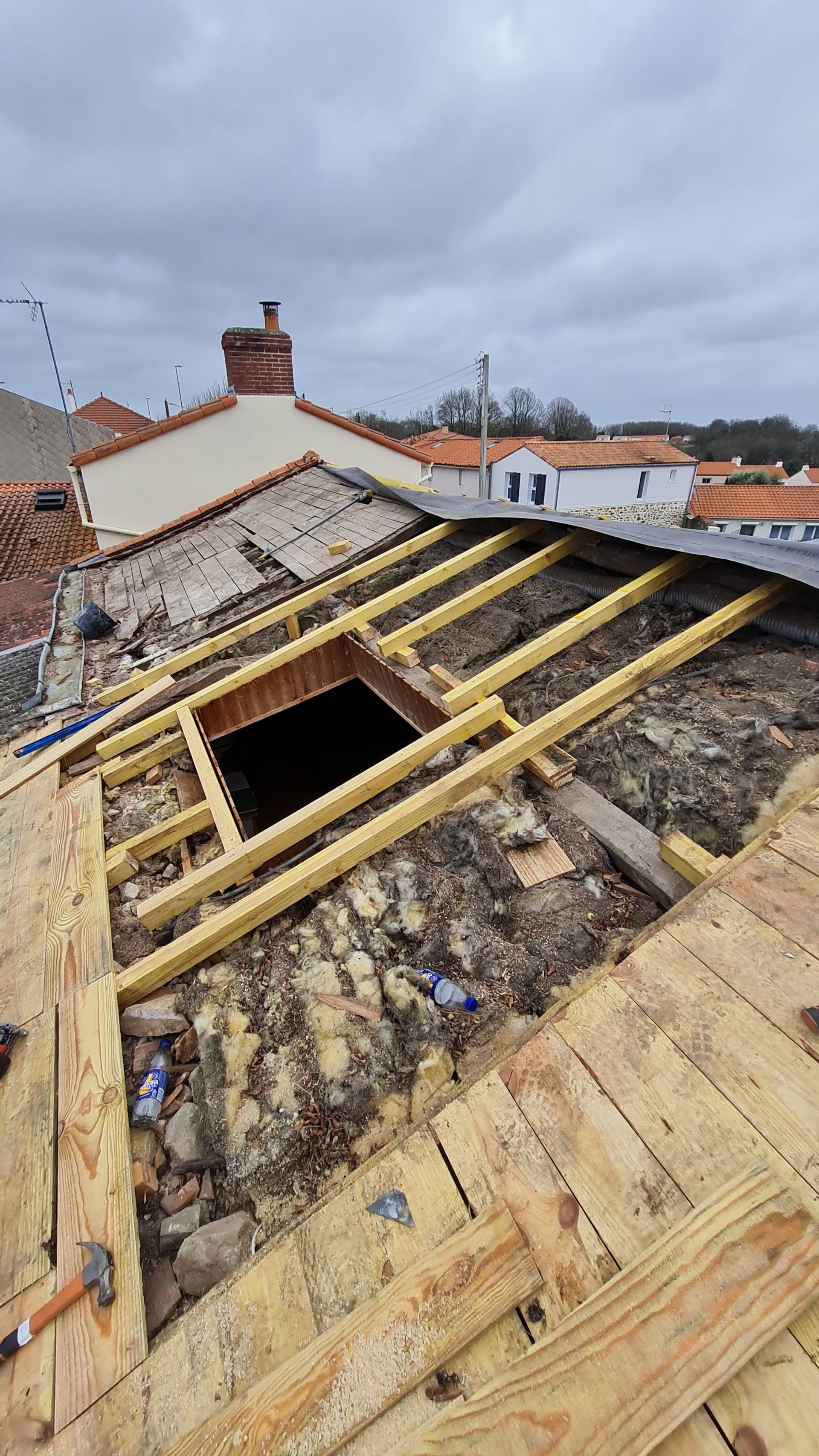 Photo d'une ouverture pour une fenêtre de toit