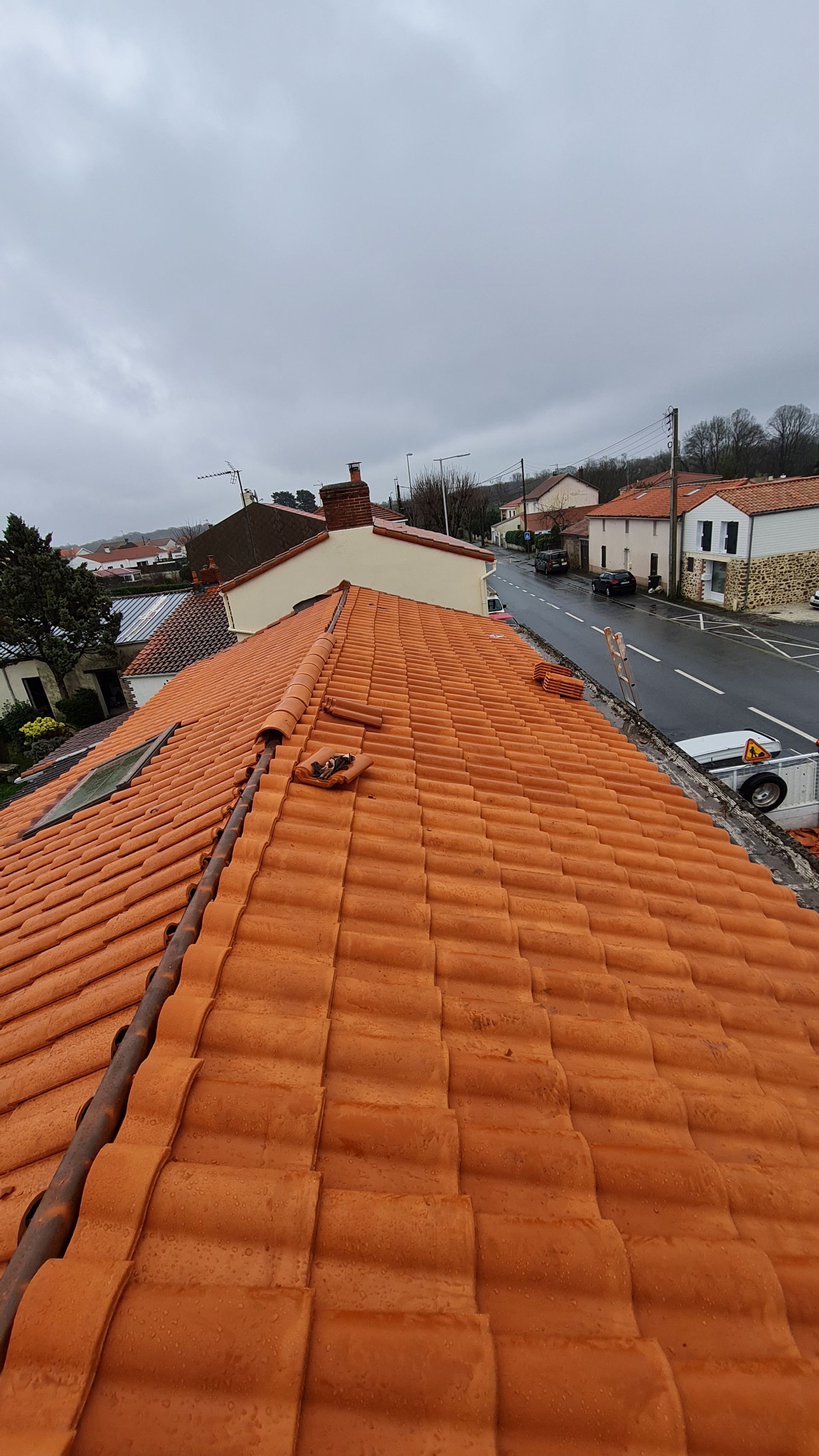 Photo des faîtières sur le toit