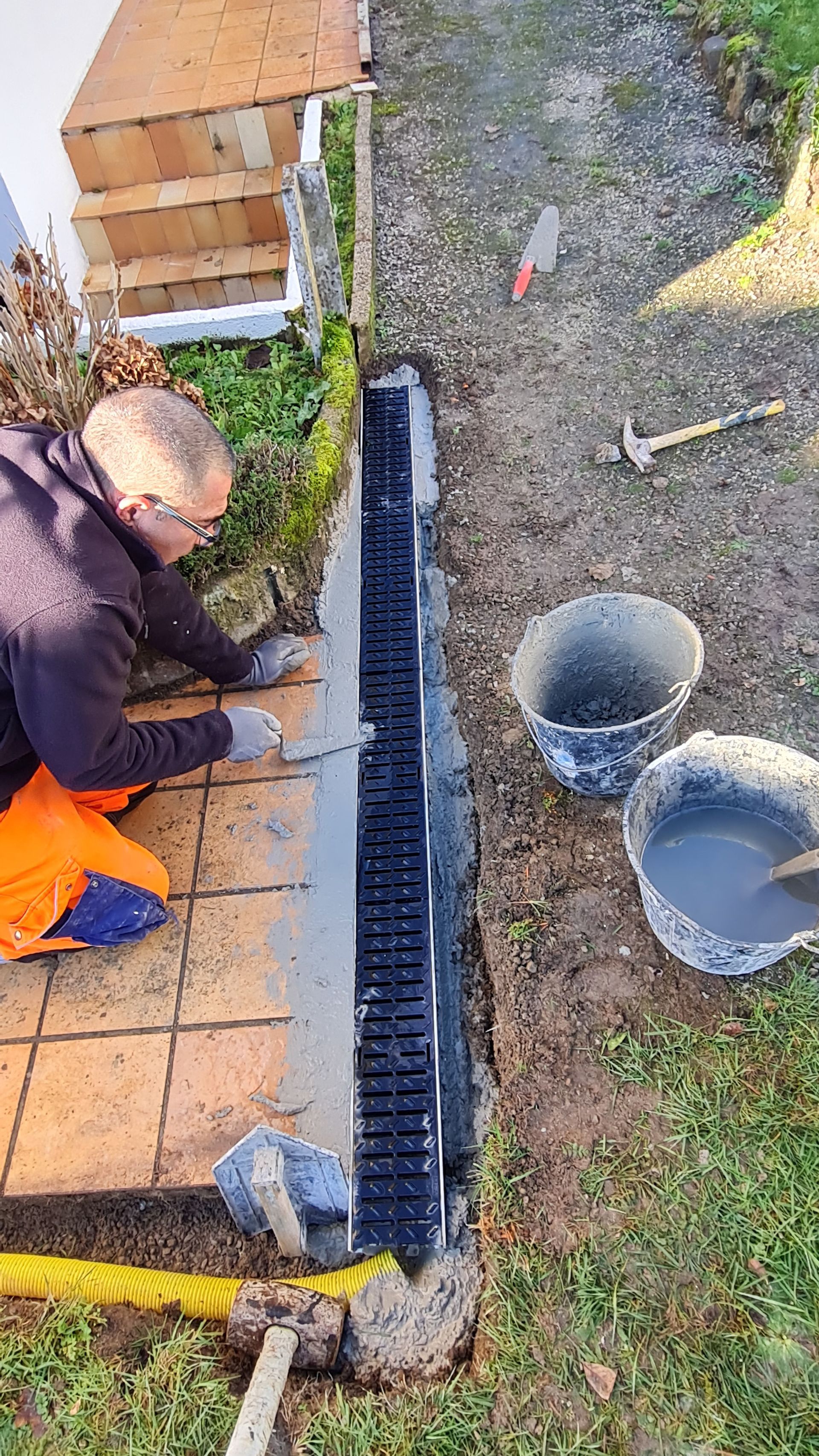 Photo de la construction d'un caniveau