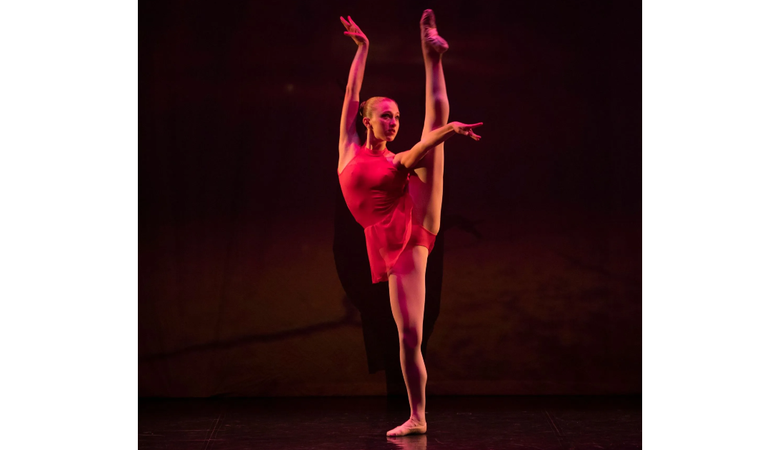 Ballerina solistica al Teatro di Locarno, allieva della scuola di danza Moving Factory