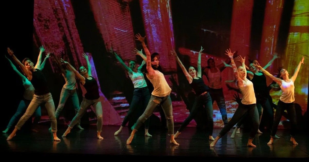 Tanz-, Gesangs- und Schauspielstudenten treten im Teatro di Locarno auf