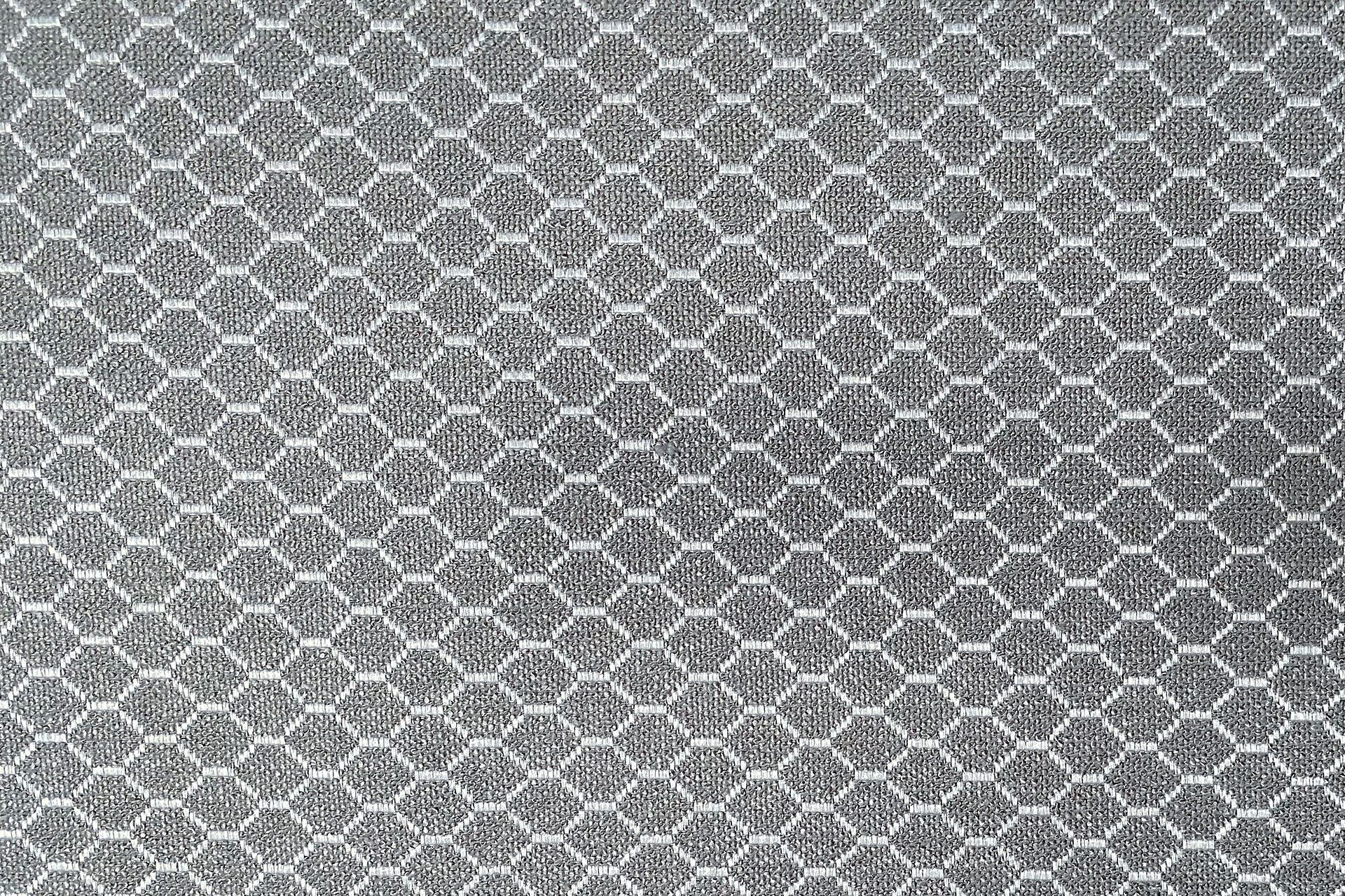 Tissu gris foncé sur fond clair