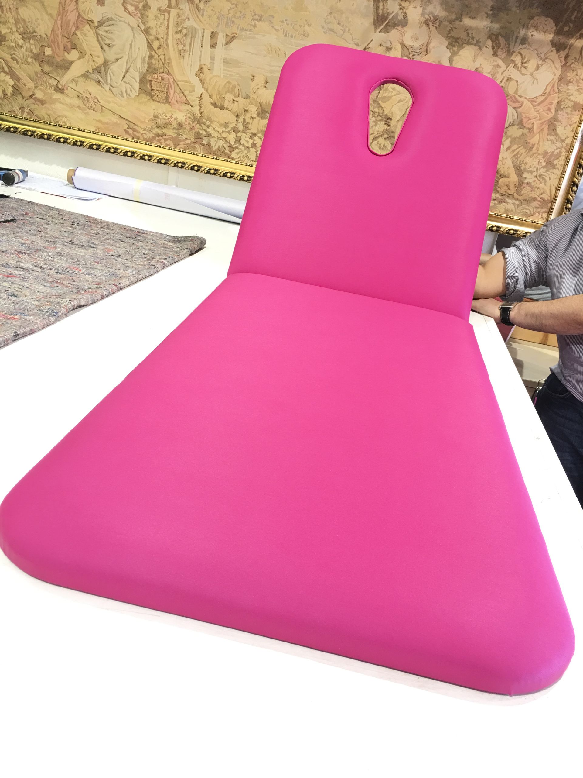 Table de massage rose fuchsia 