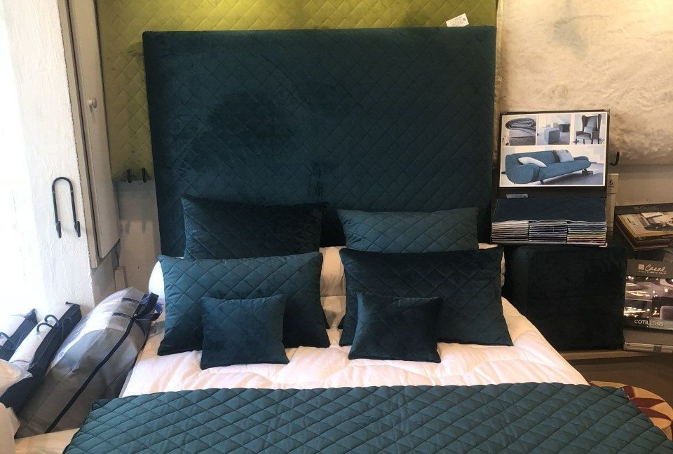 Parure de lit devant tête de lit verte-bleue