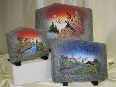 Trois scènes de paysage peintes sur des plaques de pierre pour décoration de stèles funéraires.