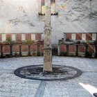 Urnenwand, Foto von Doris Passalacqua die Bestatterin