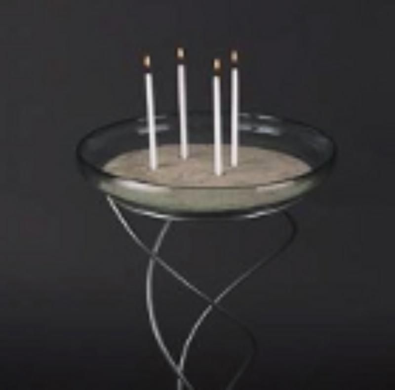 Kerzenritual in Sandschale, Foto von Doris Passalacqua die Bestatterin