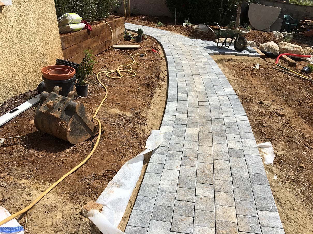 Construction d'allée de jardin