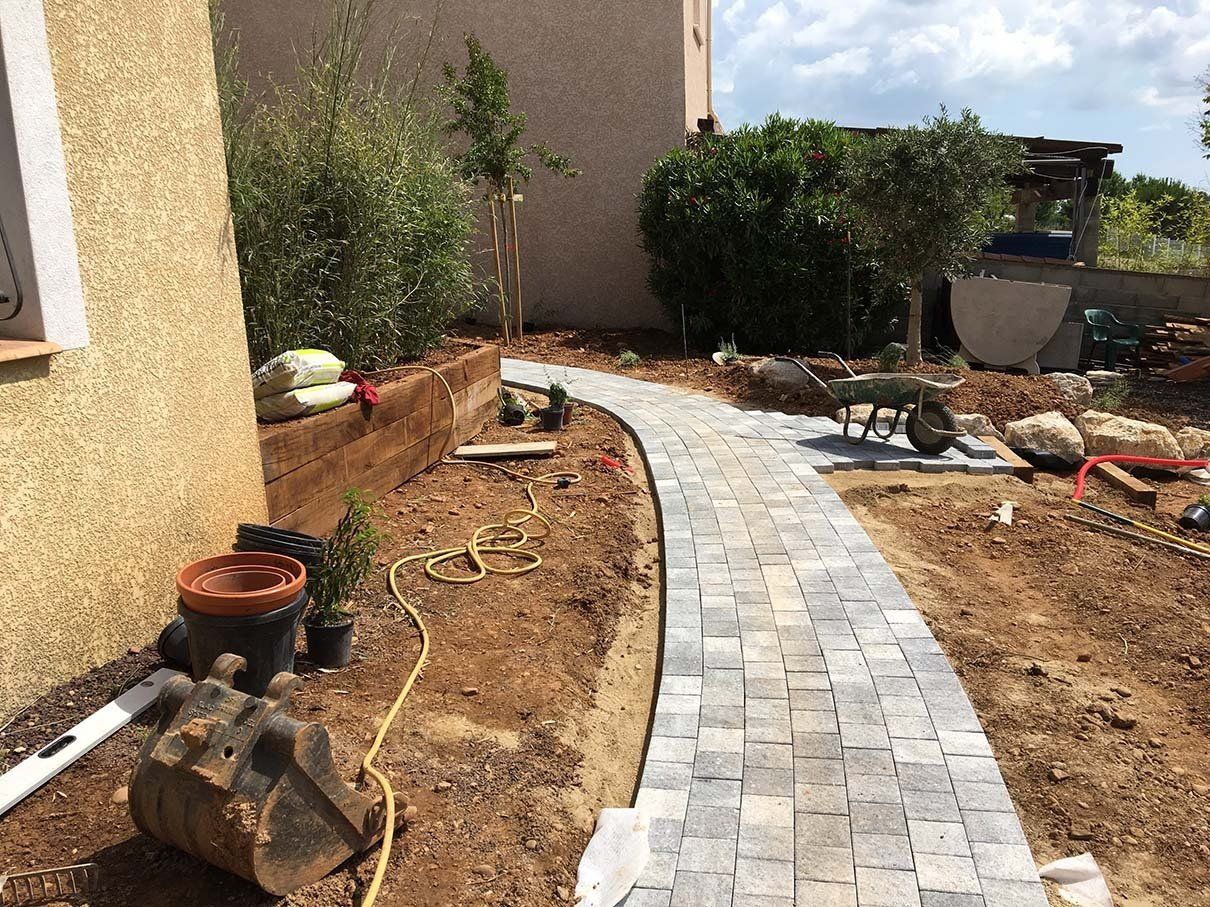 Construction d'allée de jardin