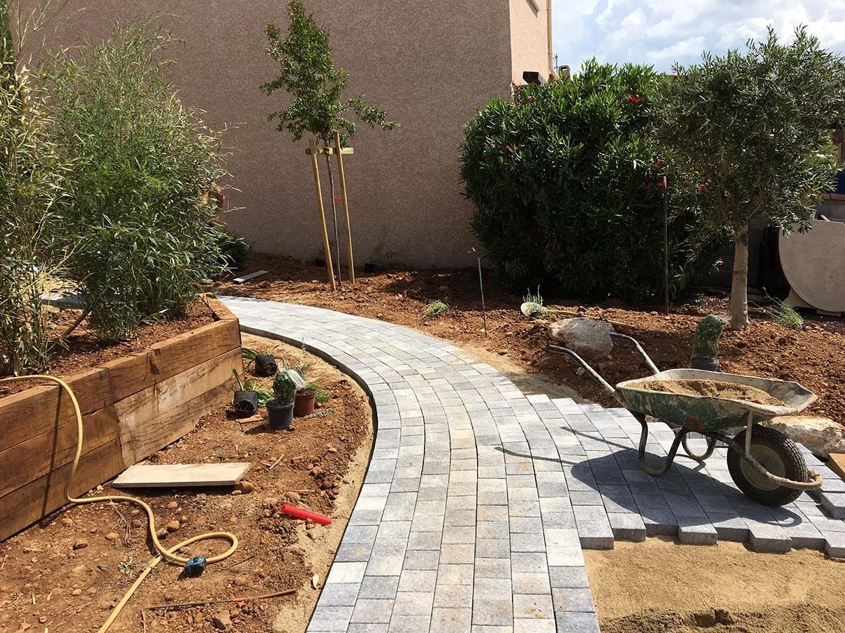Construction d'allée de jardin