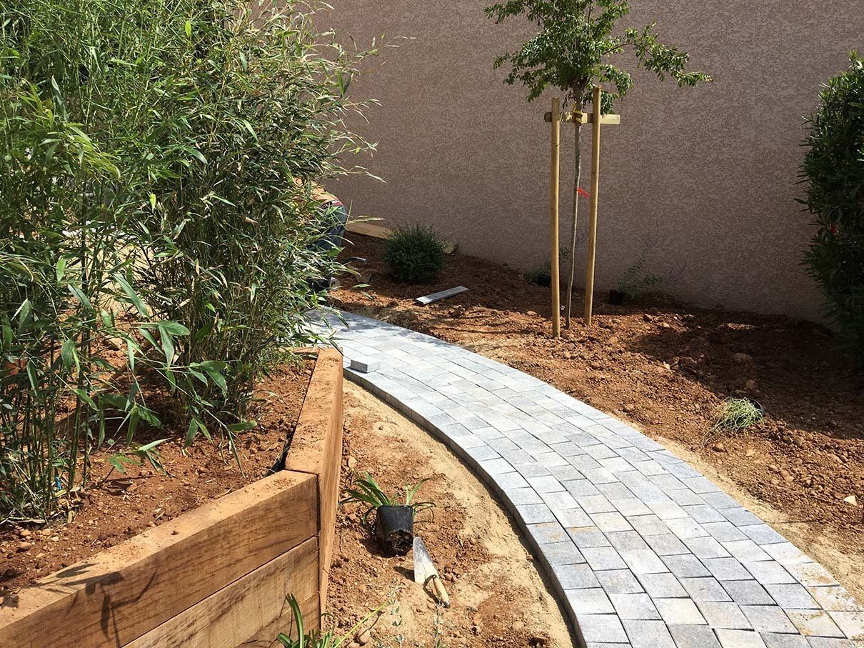 Construction d'allée de jardin