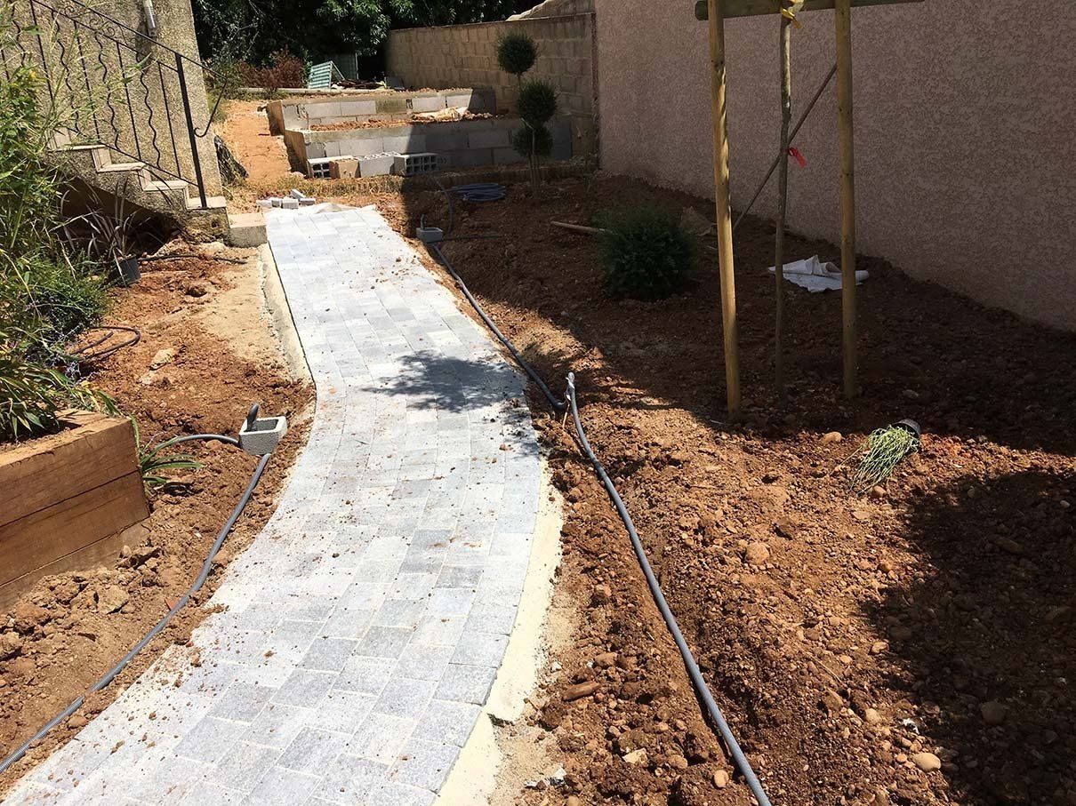 Construction d'allée de jardin