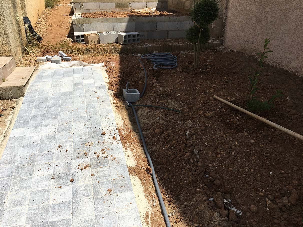 Construction d'allée de jardin