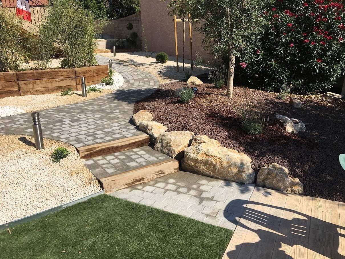 Allée de jardin terminée