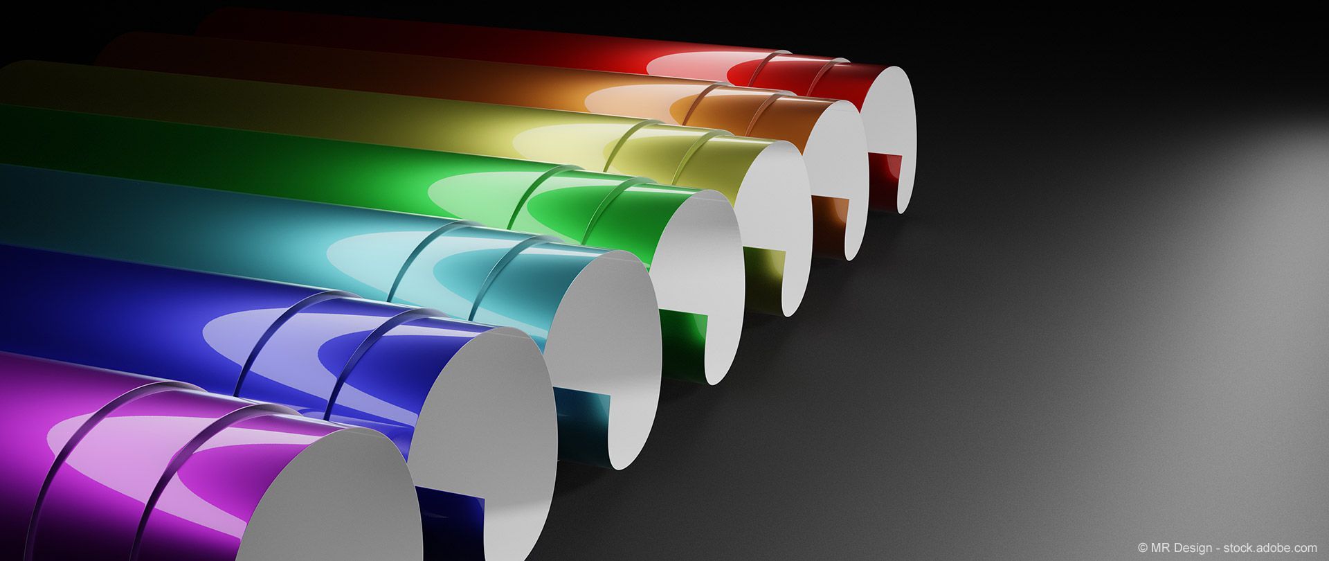 Rollen aus bunten, glänzenden Folien.