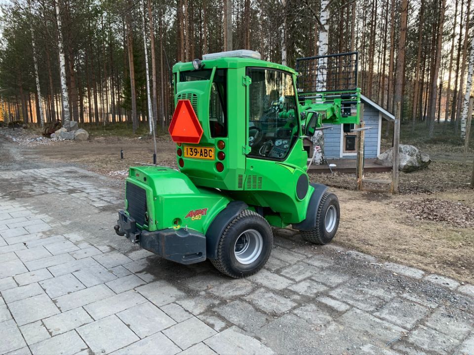 Avant-pienkuormaaja
