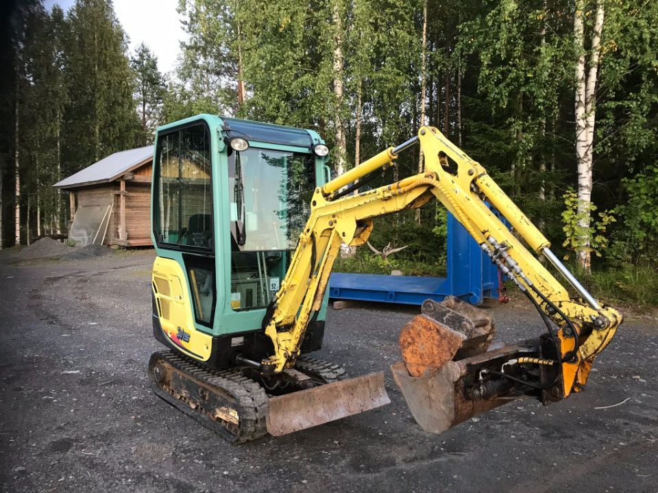Maarakennustyöt pienellä kaivurilla