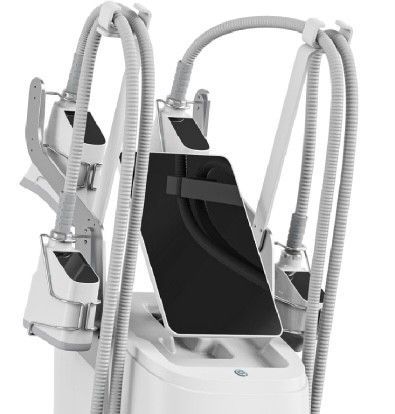 Séance de cryolipolyse en cours sur un ventre.