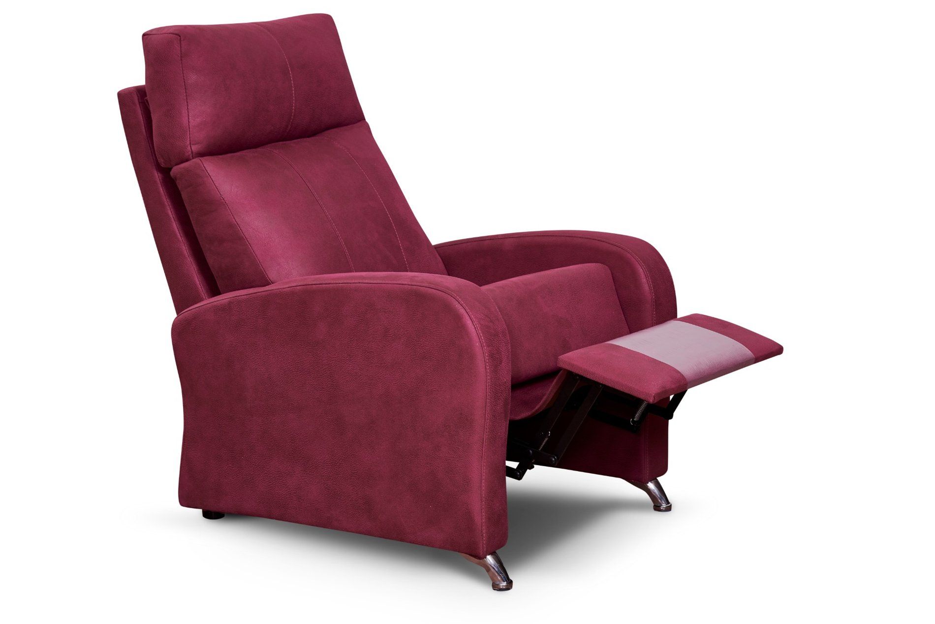 Un sillón reclinable rojo con el reposapiés levantado sobre un fondo blanco.