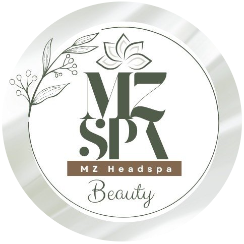 Logotipo para MZ Headspa, un servicio de belleza. Círculo blanco y plateado con detalles botánicos y texto verde oscuro.