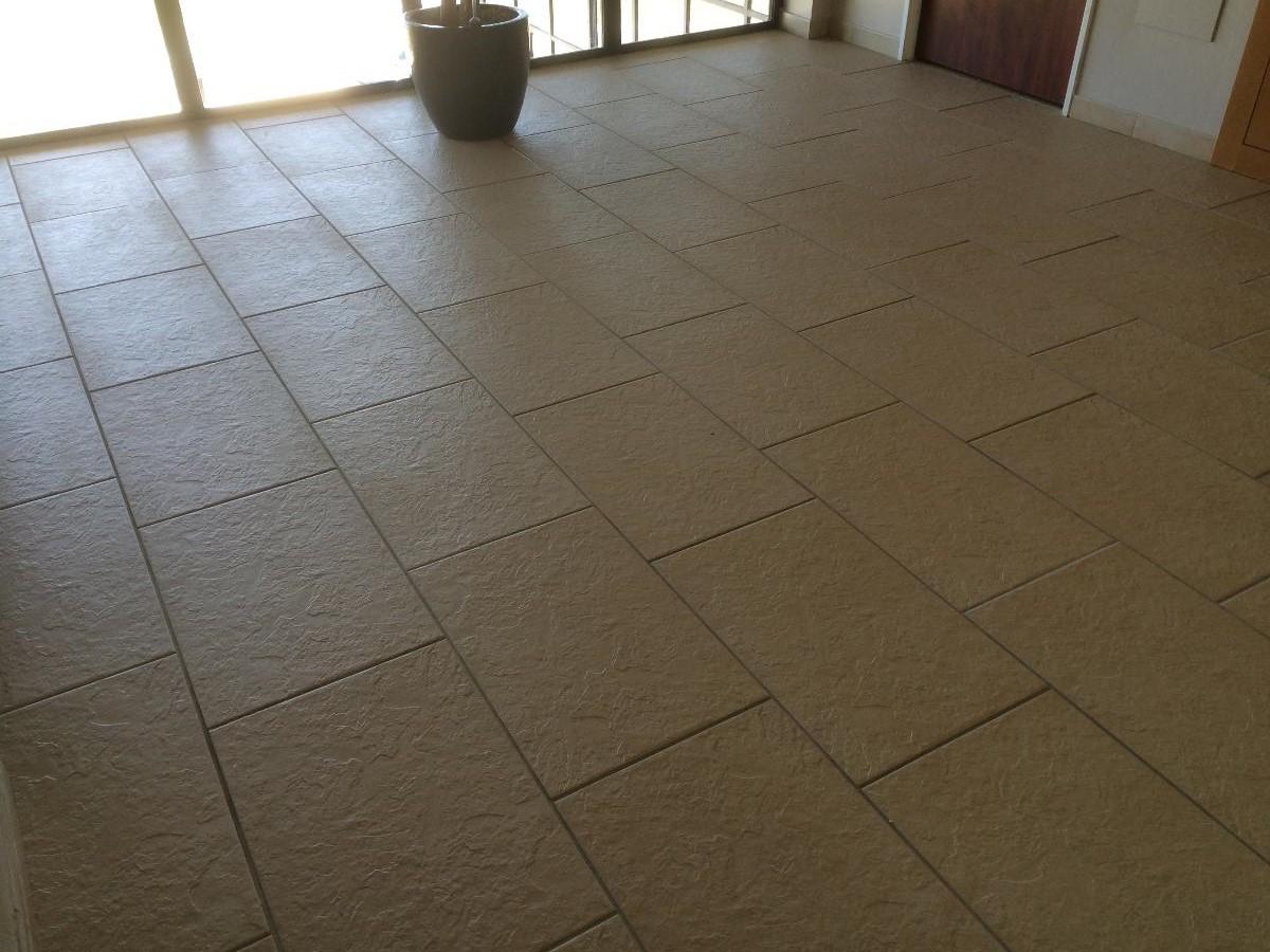 Lavage mécanisé hall de bureaux, réalisation 1 fois/an pour l'entretien et le rendu.