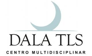 Logotipo para DALA TLS, Centro Multidisciplinar; media luna azul claro sobre texto negro.