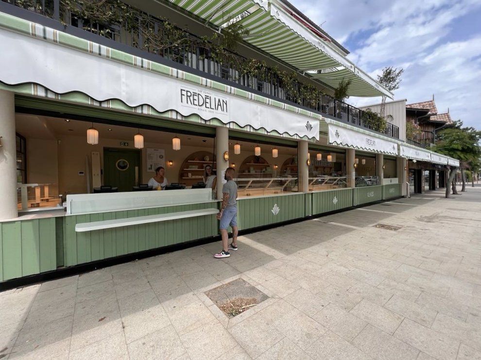 Restructuration d'une brasserie au Cap-Ferret