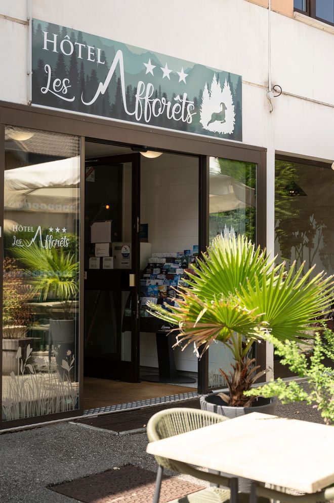 Entrée de l'hôtel Les Mufloris
