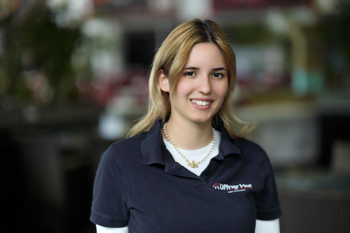 Rezeption Linet Tuzcuoglu