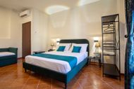 BLUE ROOM,