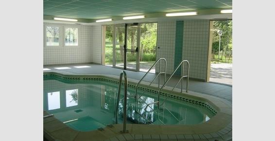 centre de soins de suite et de réadaptation à Tannay piscine