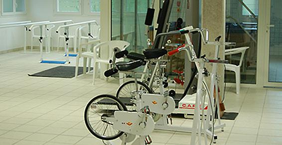 centre de soins de suite et de réadaptation à Tannay une salle de kine