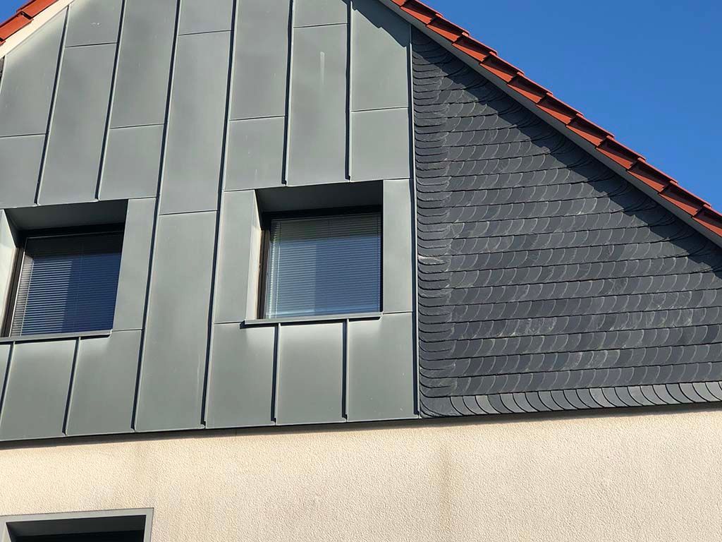 Ziegeldeko an Fassade