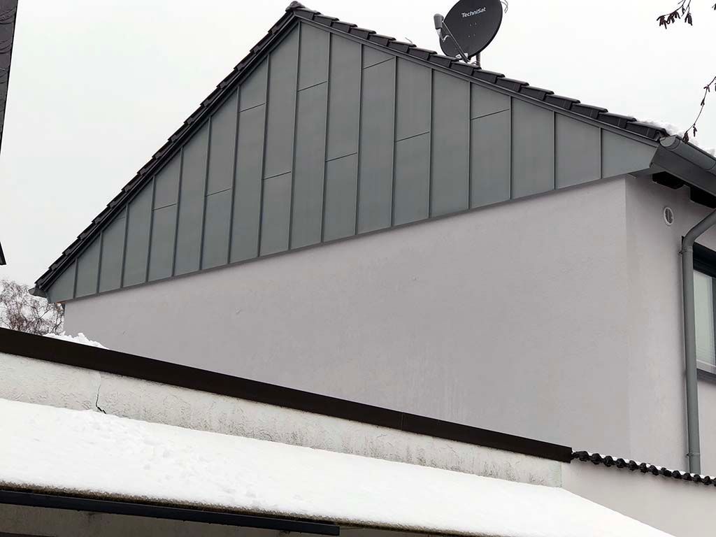 Ziegeldeko an Fassade