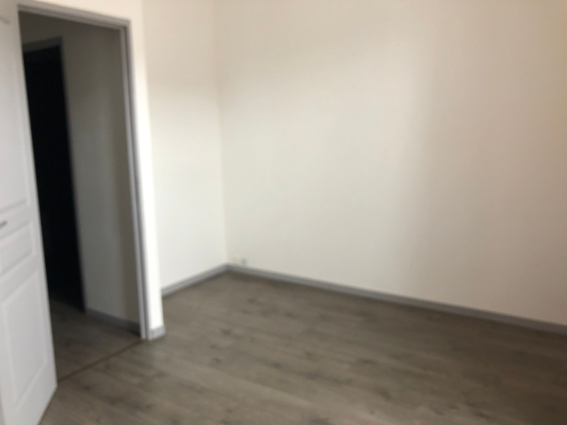 Pose de Parquet flottant gris