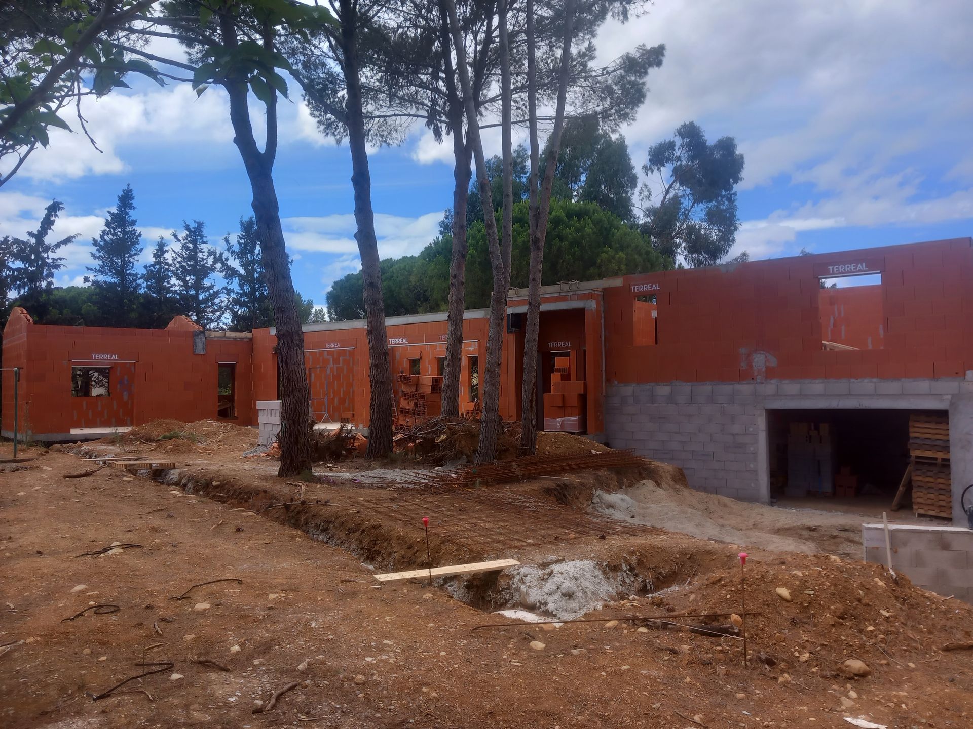 Construction d'une maison en brique