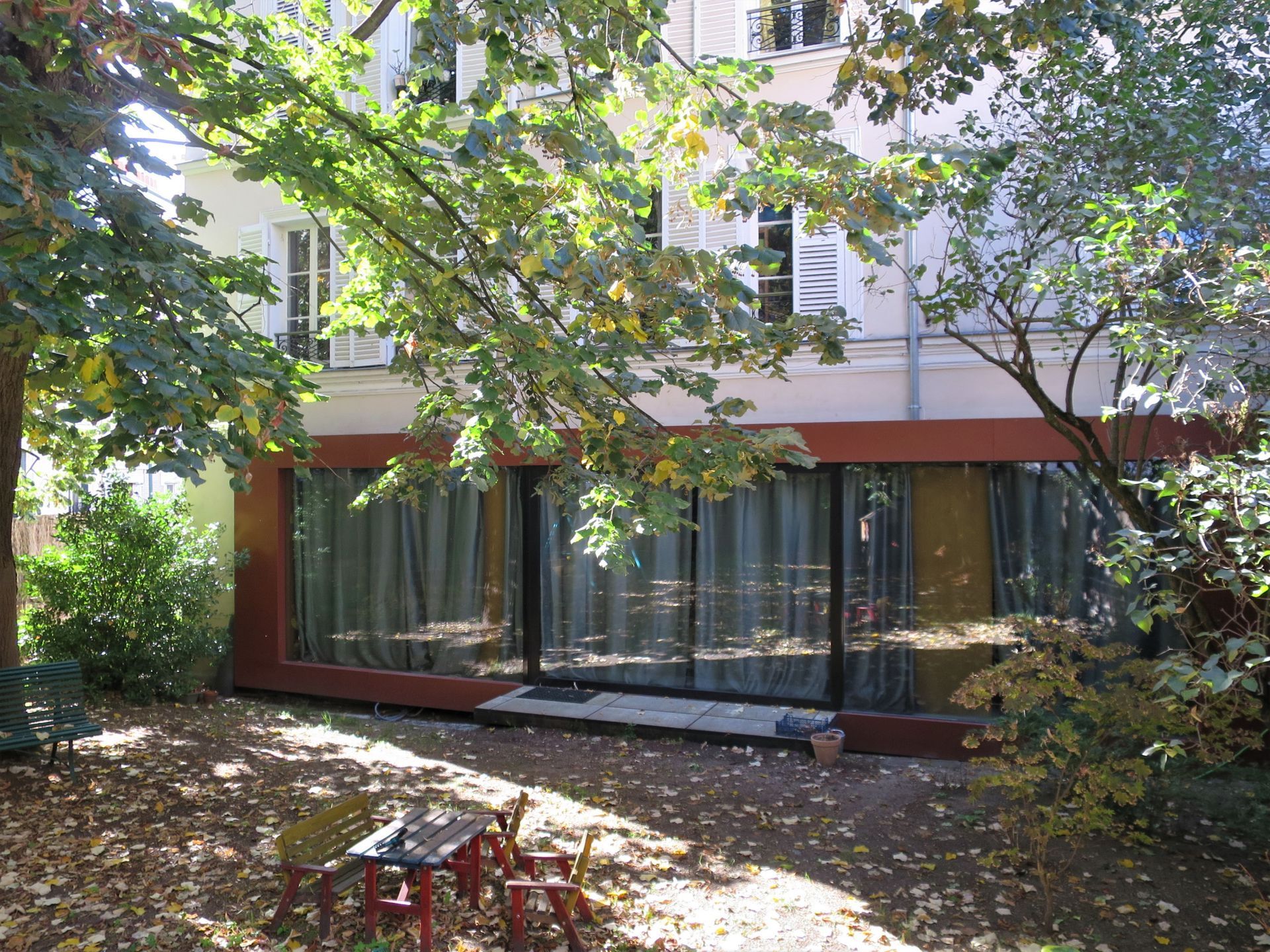 Extérieur de maison rouge