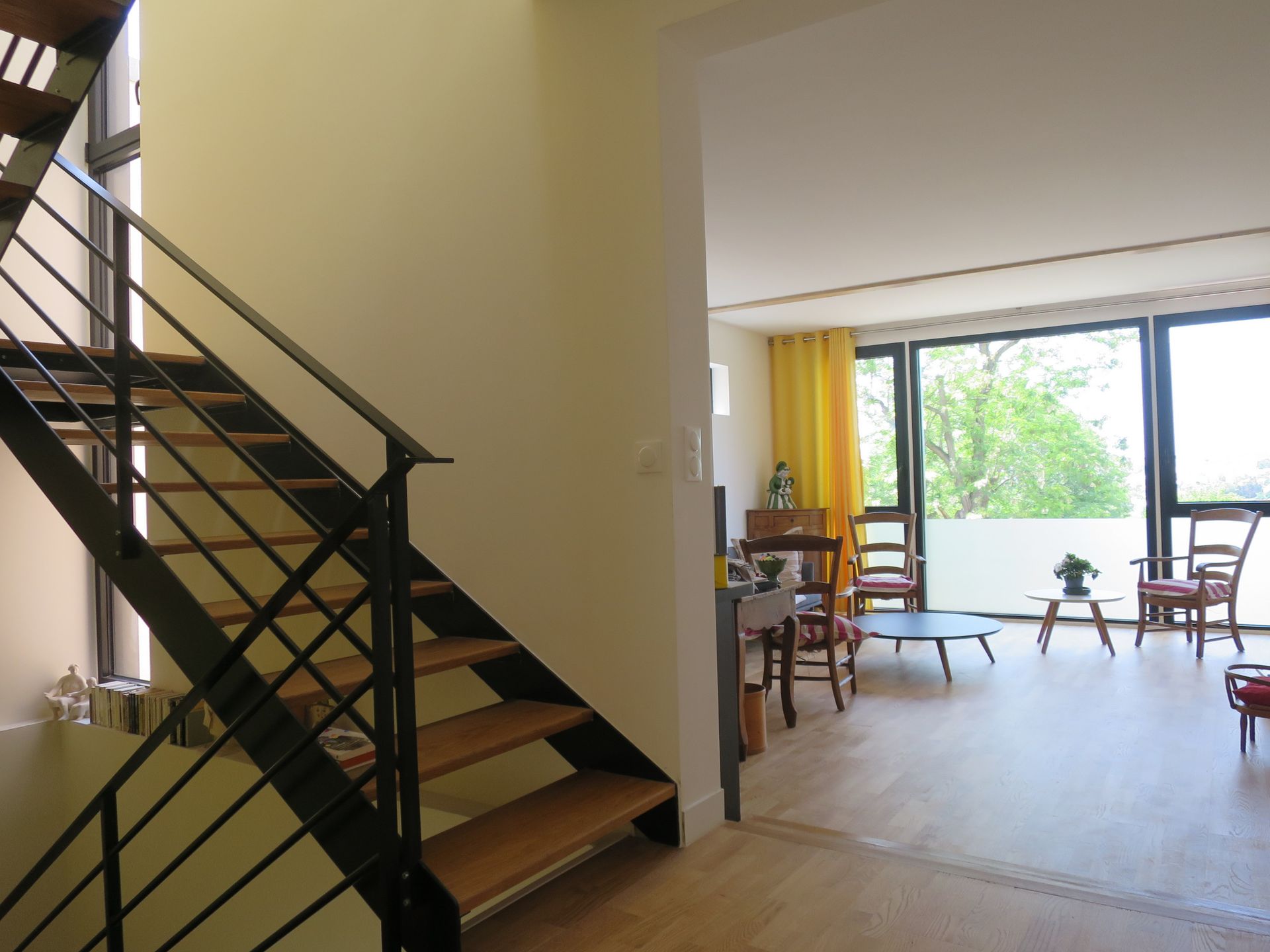 Escalier avec pièce de vie