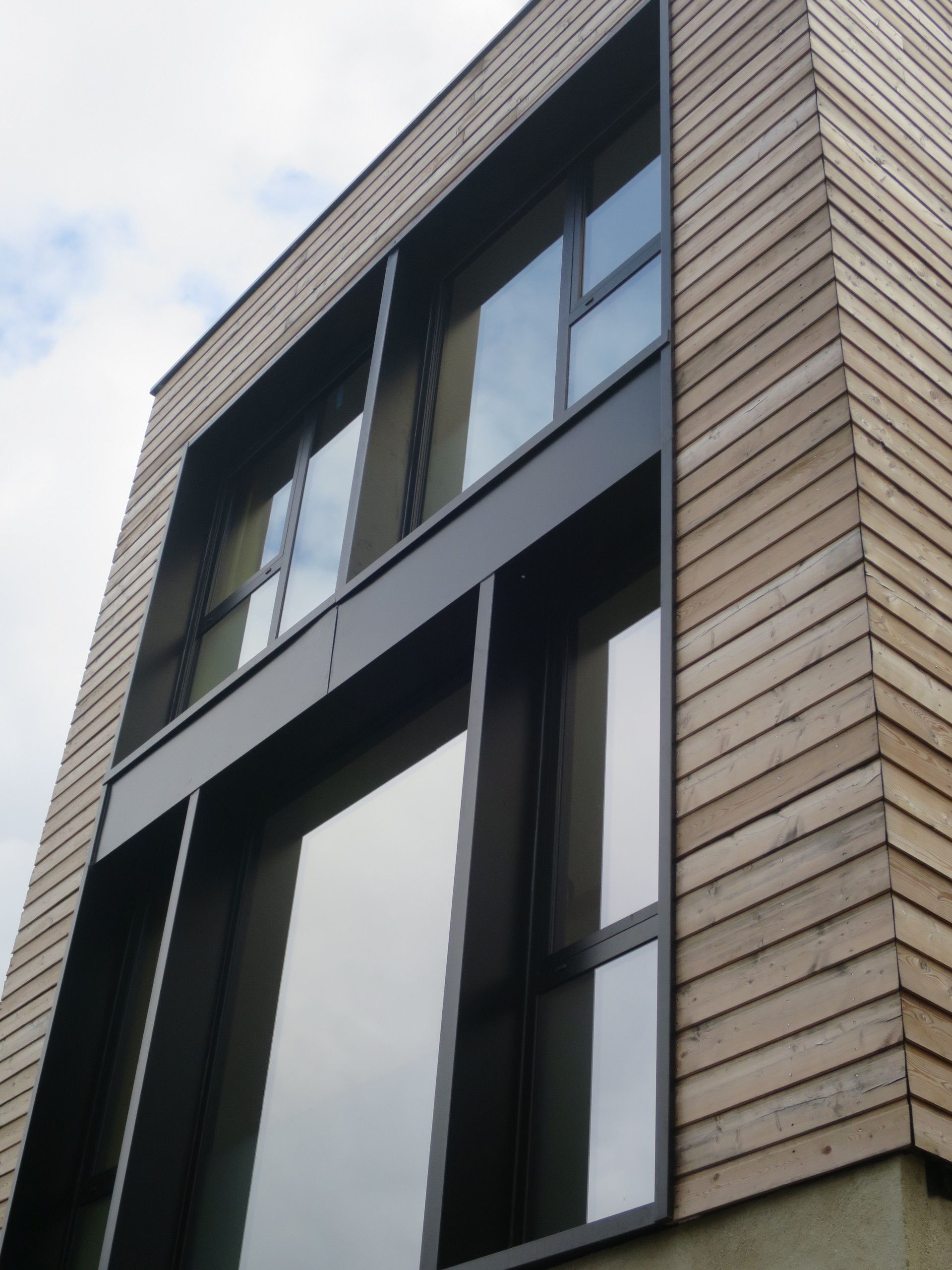 Maison en bois et aluminium