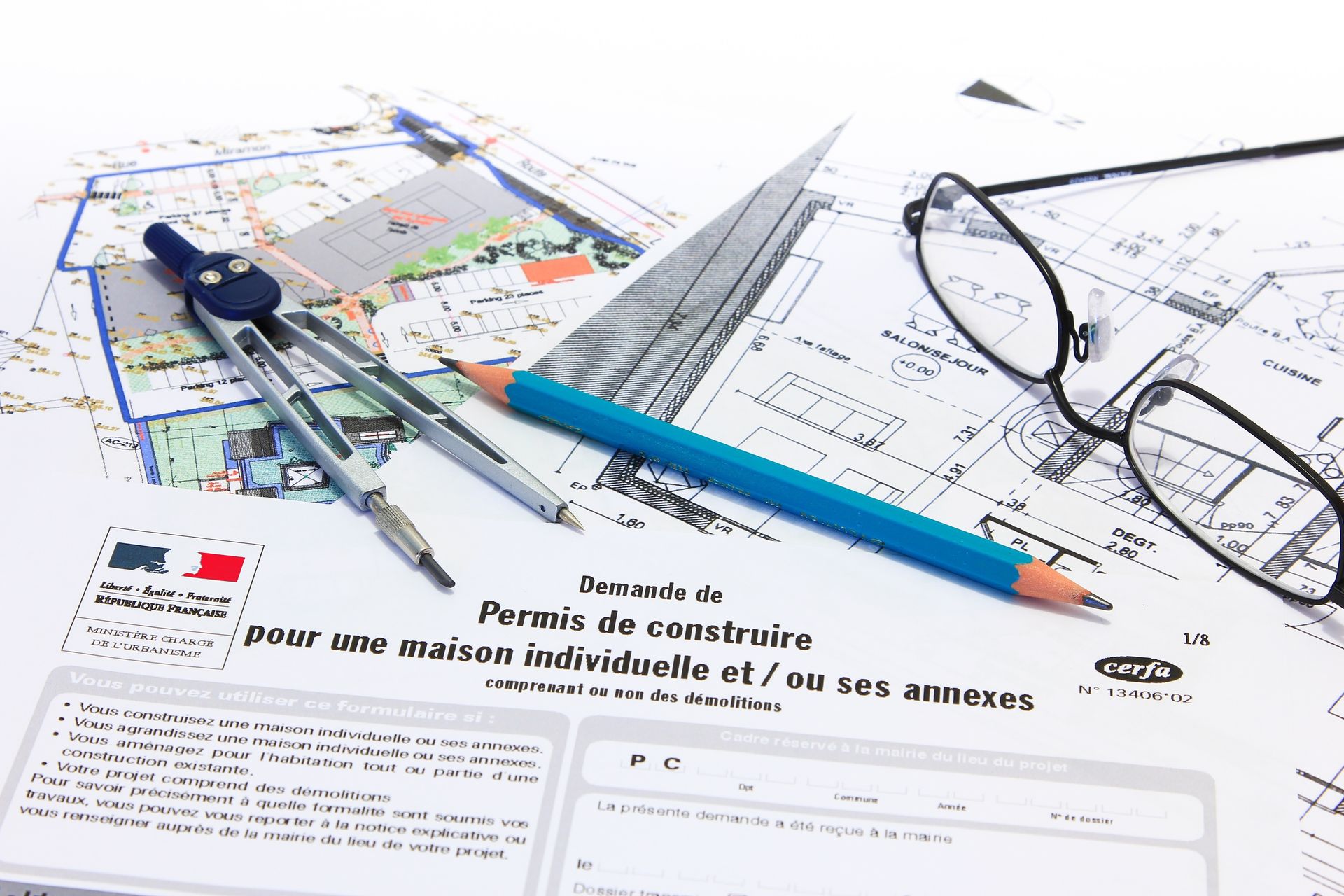 Formulaire de permis de construire et plans de maison